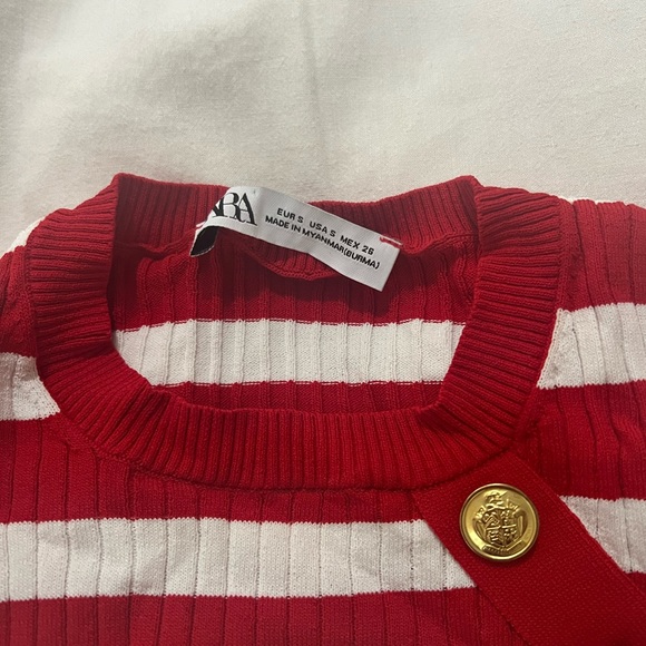 Zara Ribbed Top with Gold Buttons - Picture 4 of 4